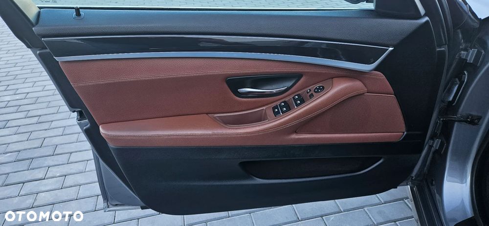 BMW Seria 5 525d Modern Line - 13