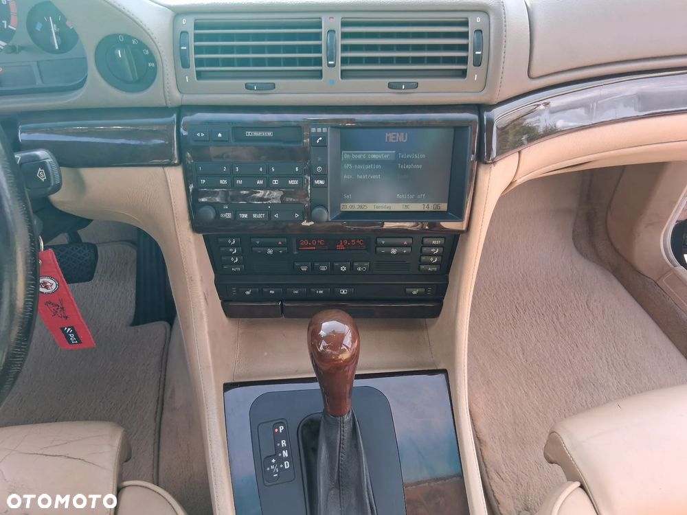 BMW Seria 7 - 22