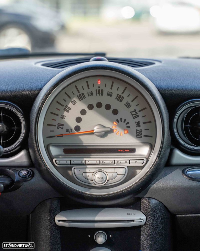 MINI 3 Portas One Aut. Brick Lane - 17