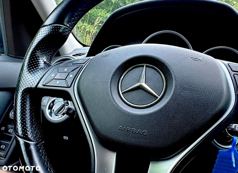 Mercedes-Benz Klasa C 250 CGI BlueEff Avantgarde - 29