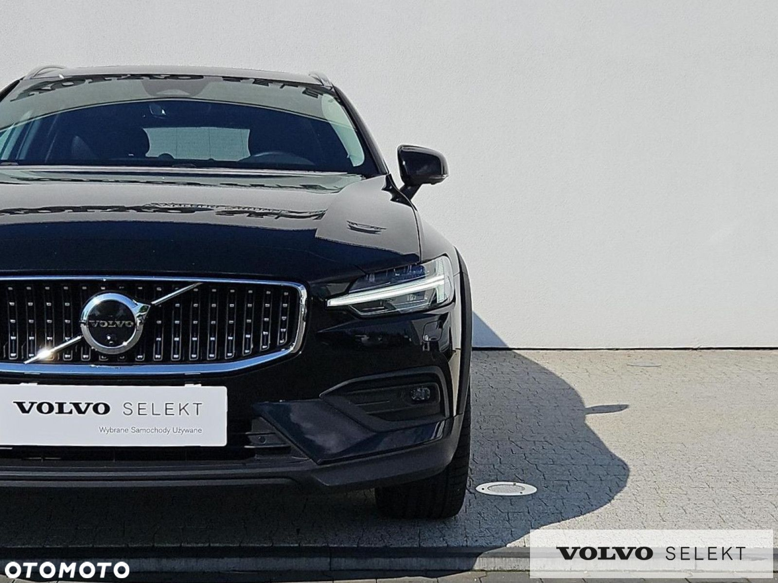 Volvo V60 Cross Country B5 B AWD Ultimate - 24