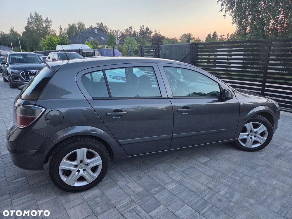Opel Astra 1.6 Automatik Design Edition - 7