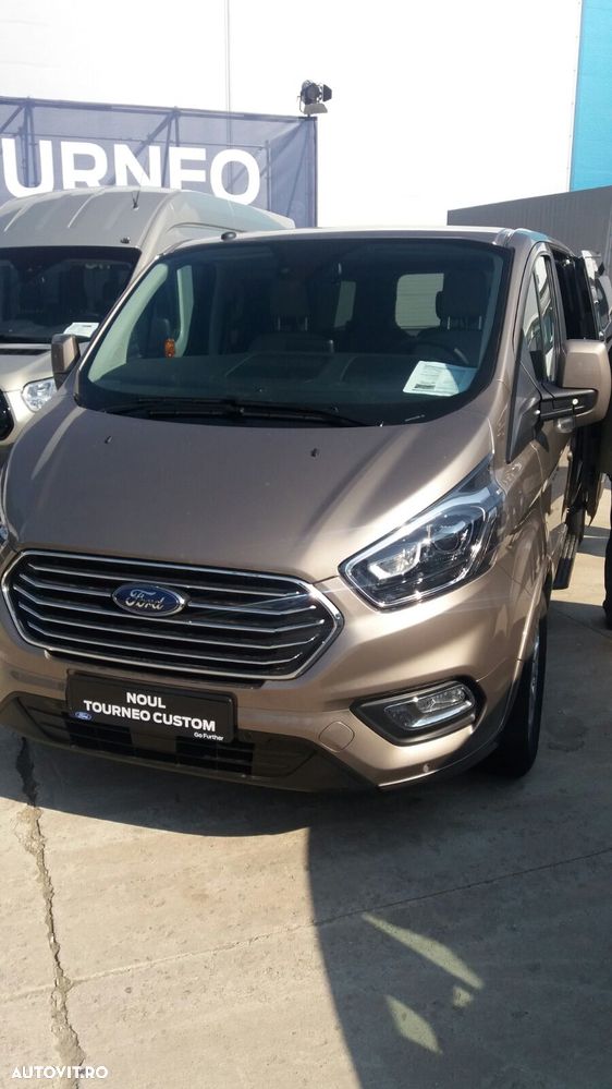 Ford Tourneo Custom - 19