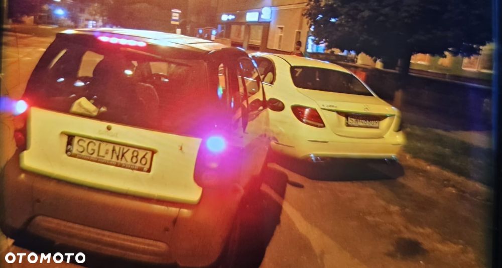 Mercedes-Benz Klasa E 220 d 9G-TRONIC - 28