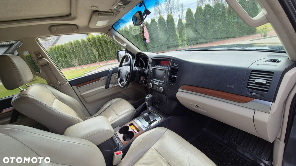 Mitsubishi Pajero - 7