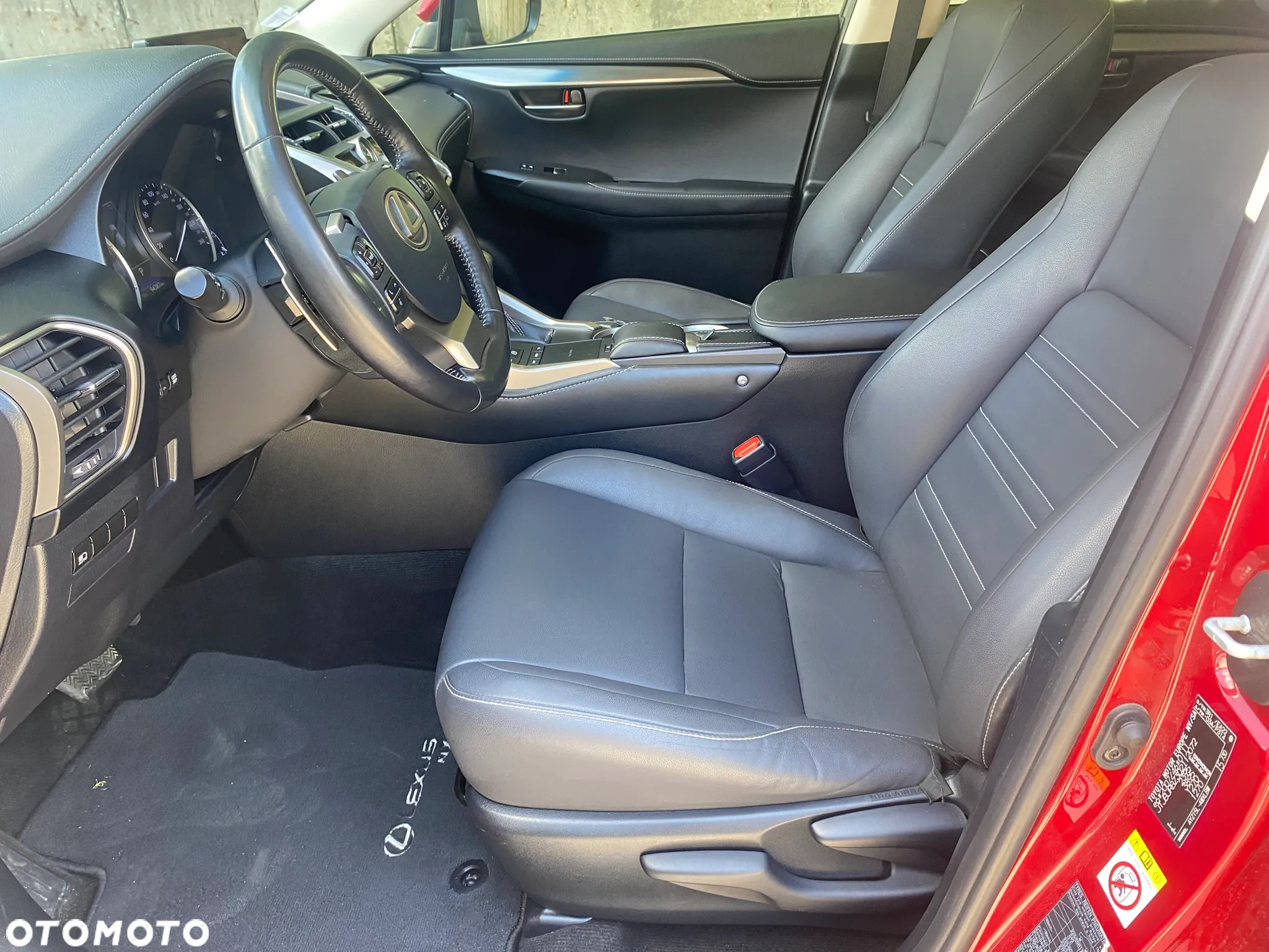 Lexus NX 300h Elegance AWD - 29