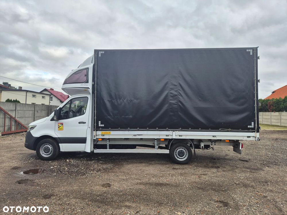 Mercedes-Benz SPRINTER 319 12EP JEGGER FULL LED 2023 DRZWI TYŁ KLIMATYZACJA WEBASTO PODUSZKI SALON PL BEZWYPADKOWY SERWISOWANY W ASO MB BEZ KLUCZYKOWY DOSTĘP - 16