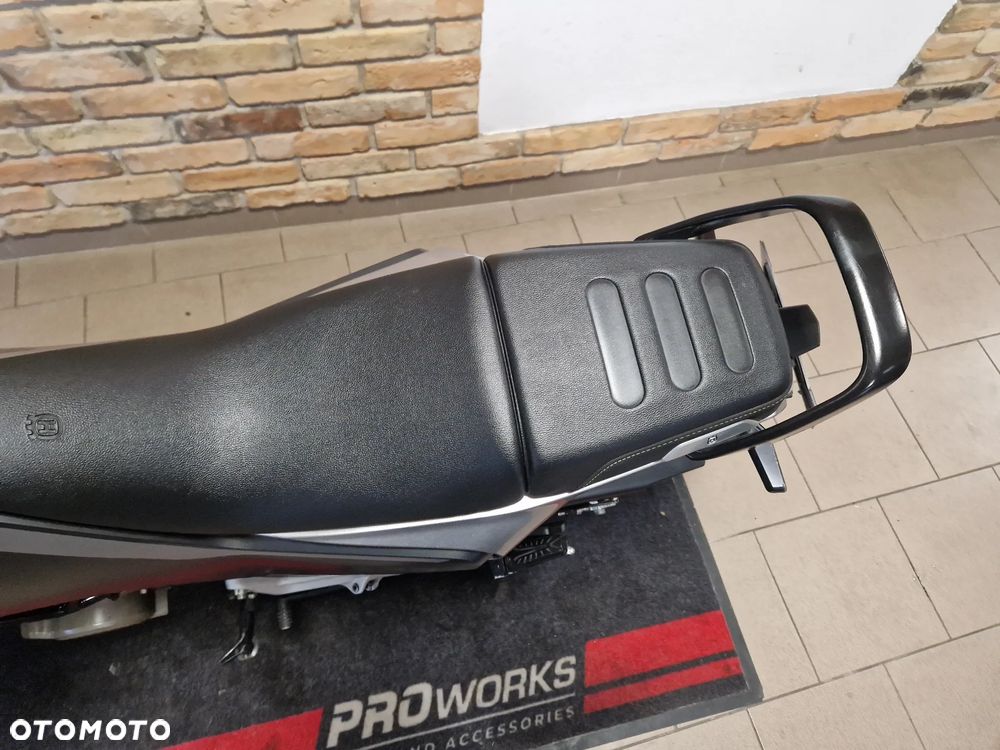 Husqvarna Svartpilen - 24