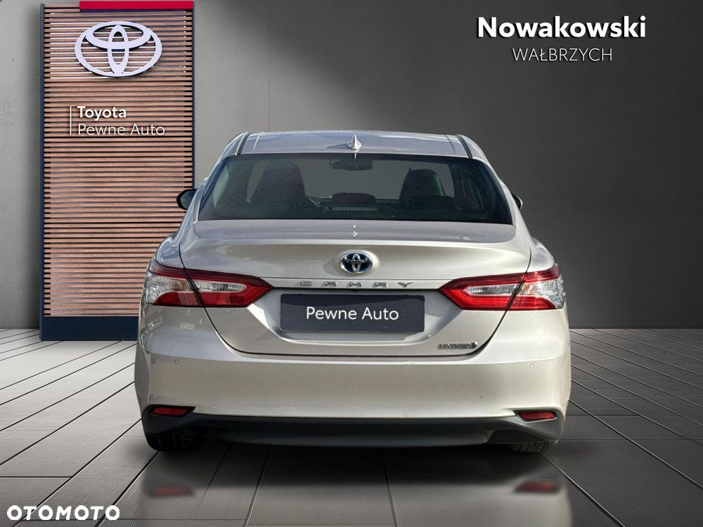 Toyota Camry 2.5 Hybrid Comfort CVT - 8