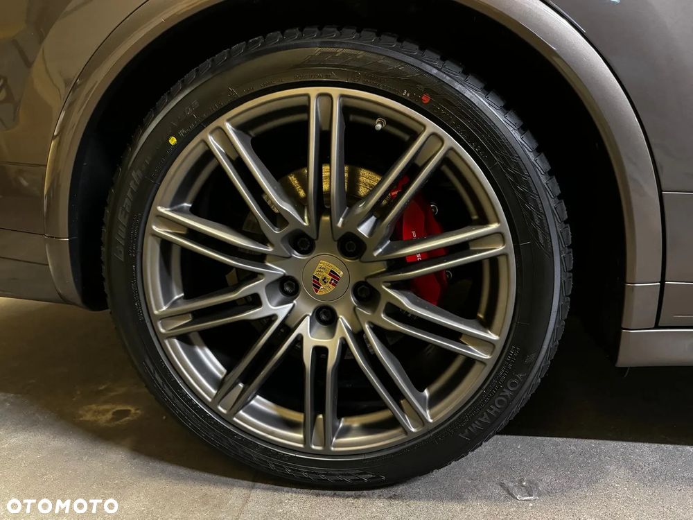 Porsche Cayenne GTS - 26