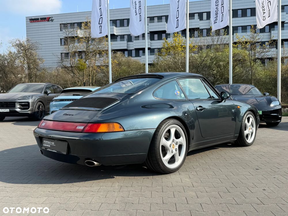 Porsche 911 Carrera - 18