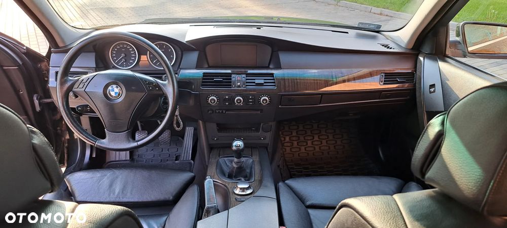 BMW Seria 5 525i - 10