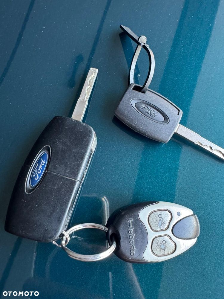 Ford Mondeo 2.5 Ghia - 25