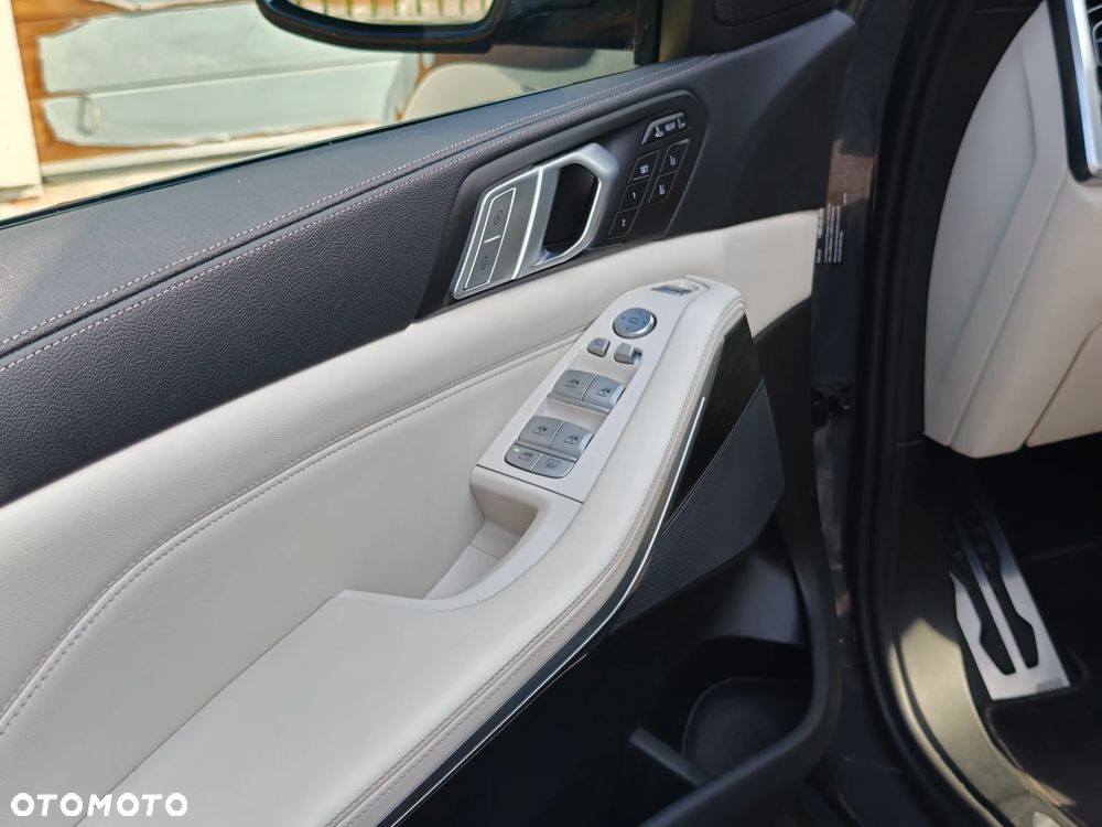 BMW X7 xDrive40i sport - 29