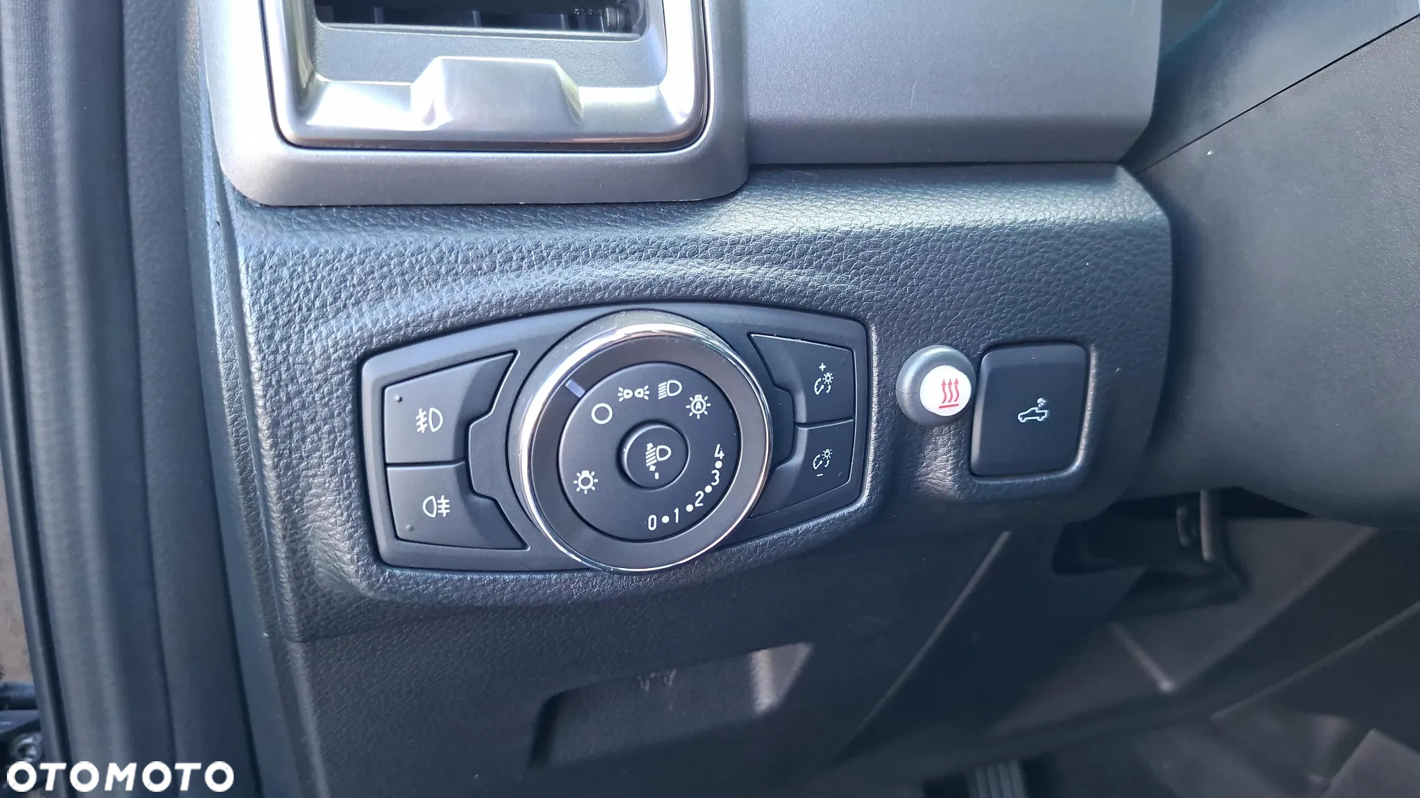 Ford Ranger 2.0 EcoBlue 4x4 DC Limited - 36