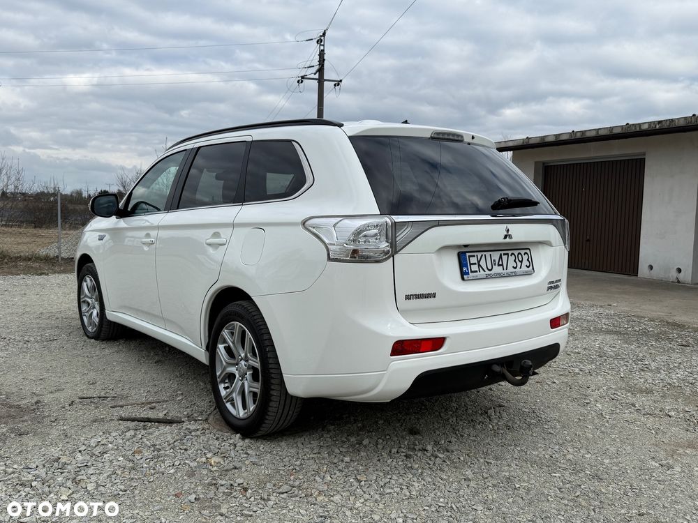 Mitsubishi Outlander 2.0 4WD Top - 5