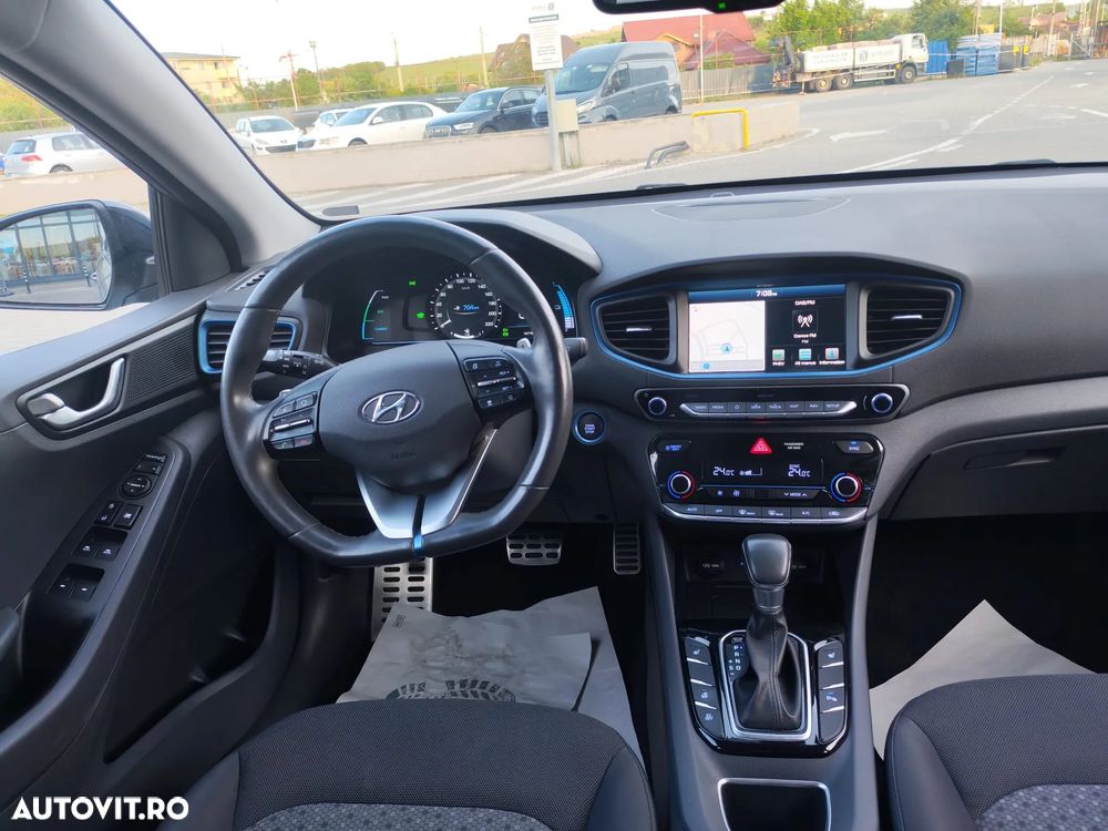 Hyundai IONIQ 1.6 GDI Premium - 4