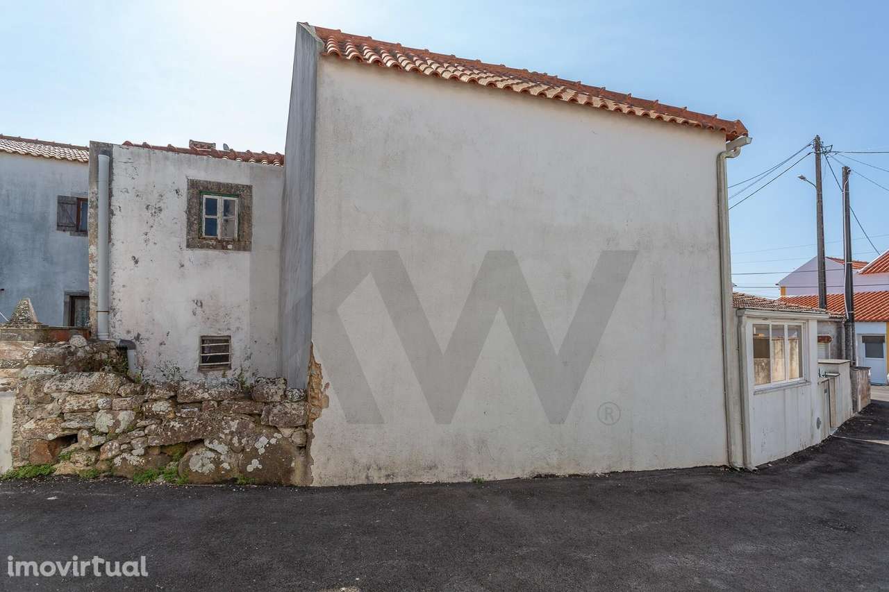 Oportunidade Única em Alvarinhos – Moradia para Recuperação Total com - Grande imagem: 3/42