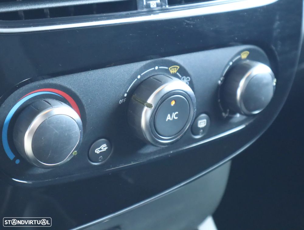 Renault Clio 0.9 TCe Limited Bi-Fuel - 42