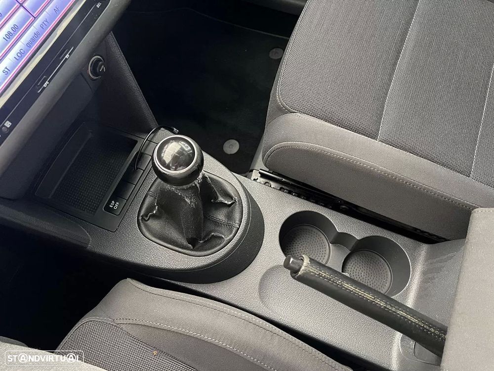 VW Touran 2.0 TDI Highline 7L - 14