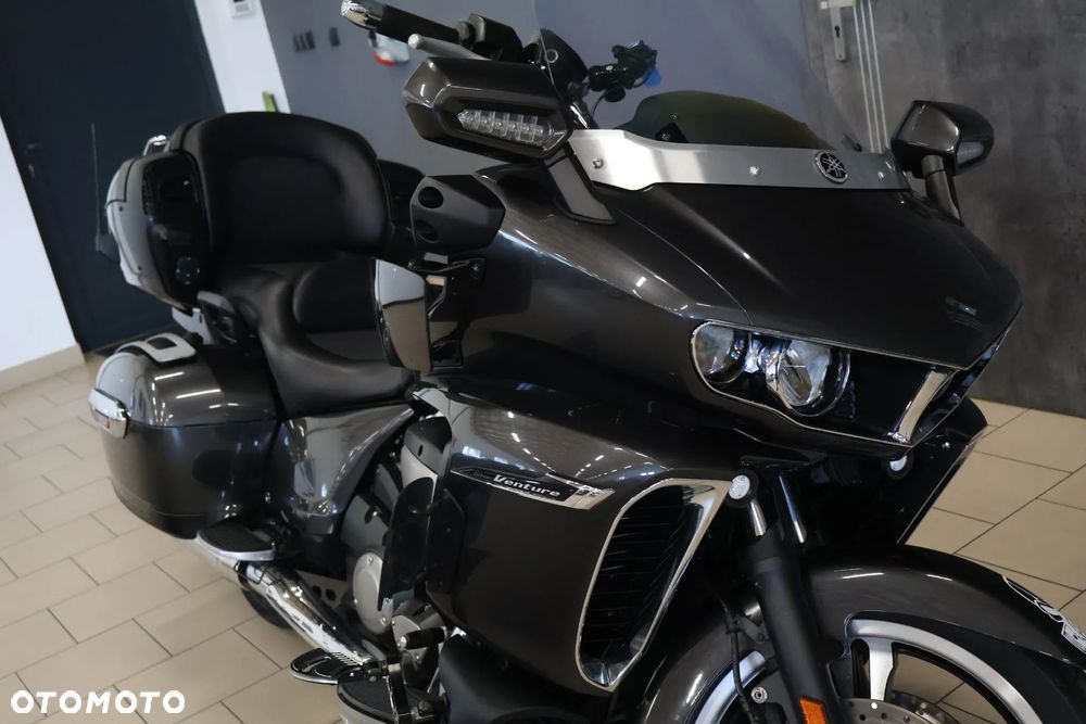 Yamaha Venture - 12