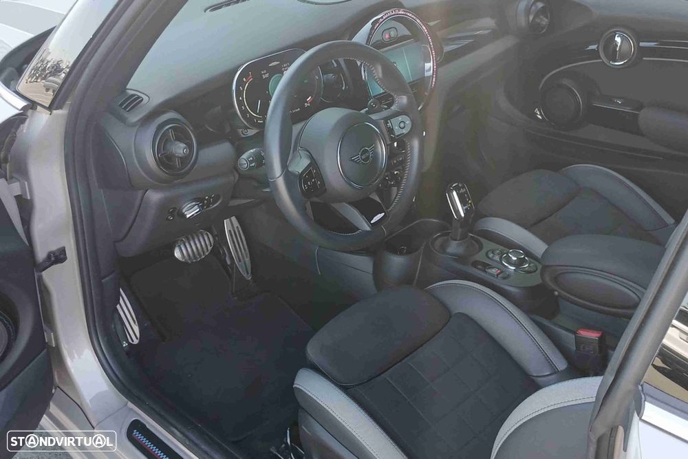 MINI 3 Portas John Cooper Works - 12