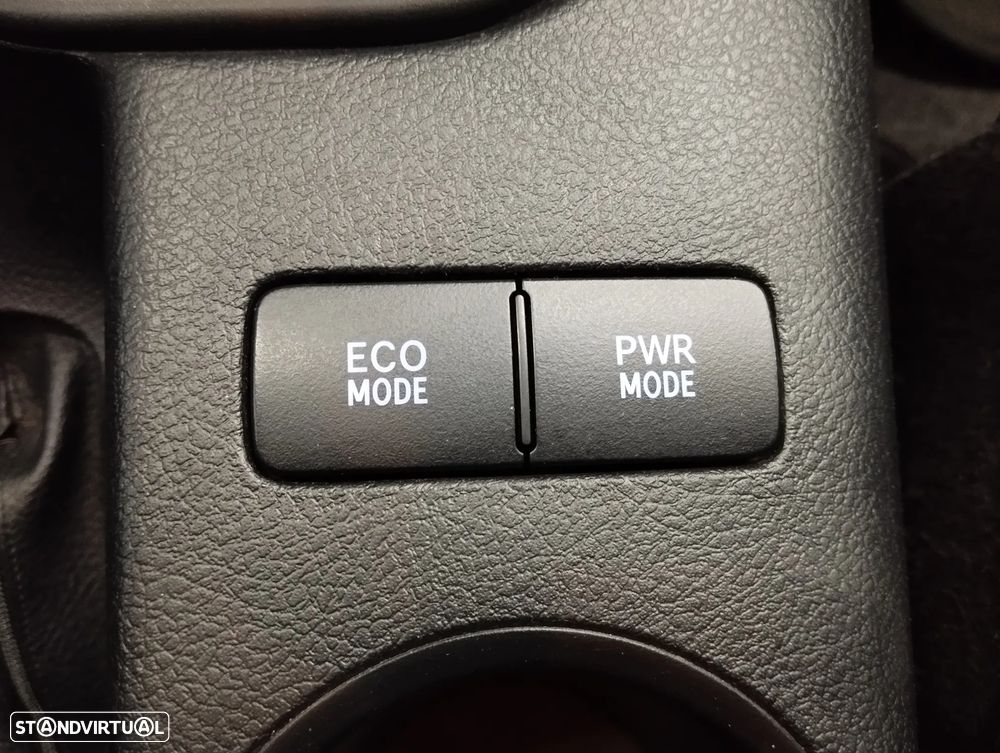 Toyota Hilux 2.4 D-4D 4WD CD CM - 23