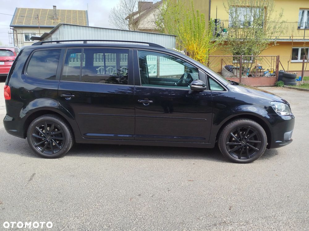 Volkswagen Touran - 4