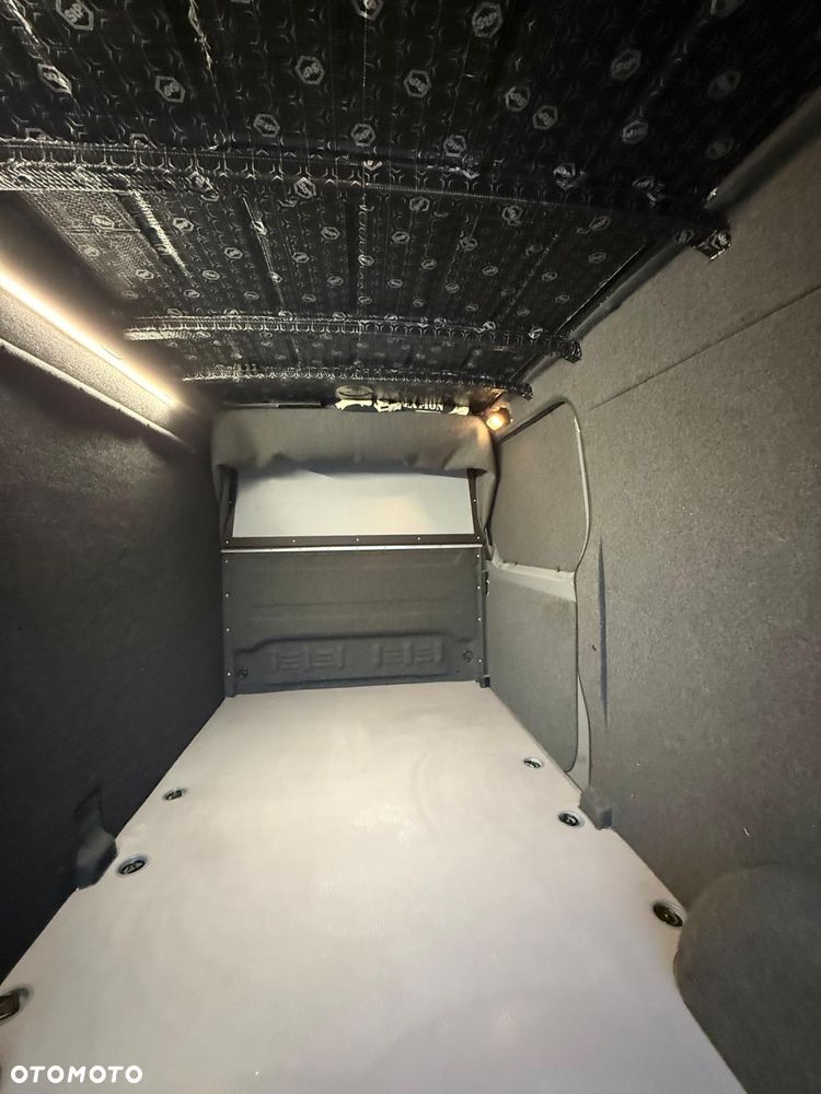 Mercedes-Benz Sprinter - 3