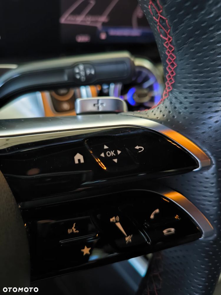 Mercedes-Benz GLB 200 AMG Line 7G-DCT - 32