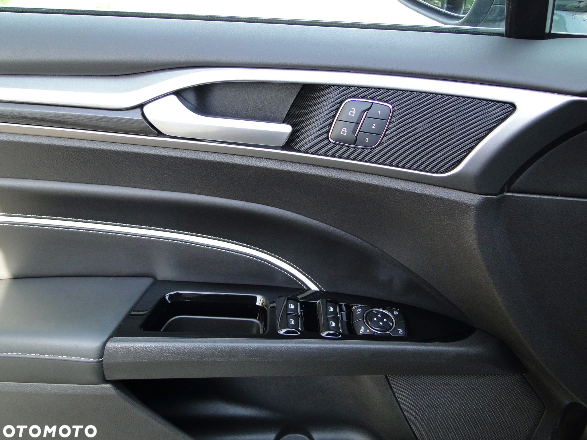 Ford Mondeo 2.0 Hybrid Vignale - 20