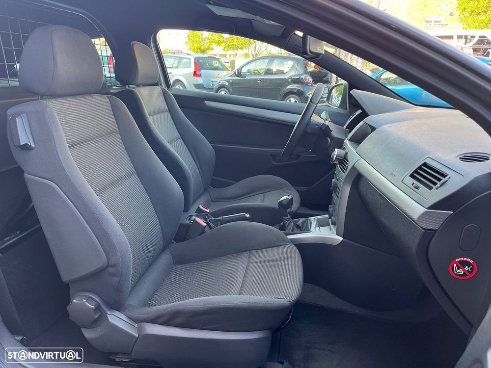 Opel Astra GTC Sport Van - 8