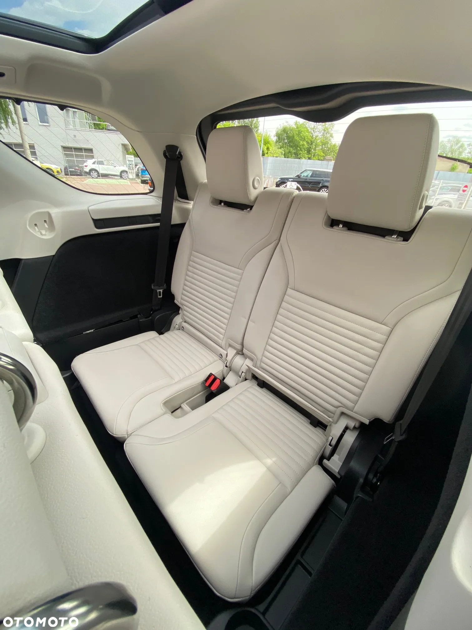 Land Rover Discovery V 3.0 D250 mHEV R-Dynamic SE - 10