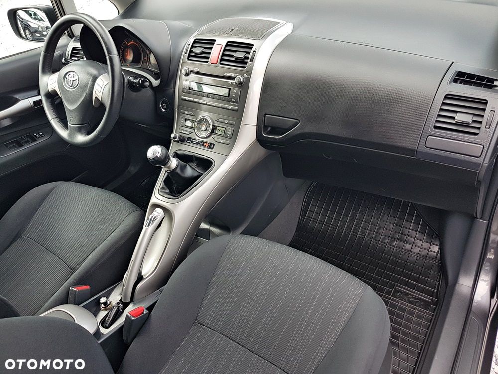 Toyota Auris 2.0 D-4D Executive - 24