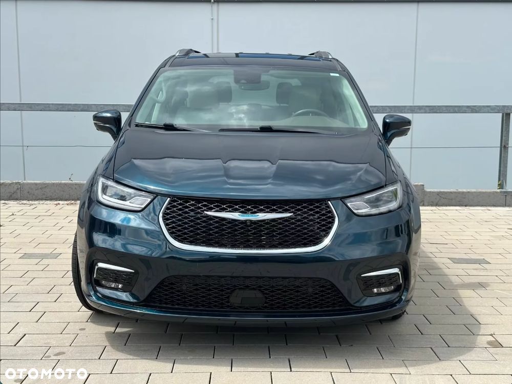 Chrysler Pacifica - 2
