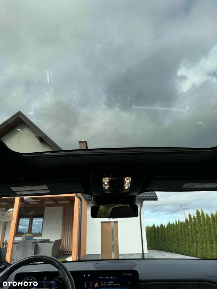 Mercedes-Benz GLB 250 4-Matic AMG Line 8G-DCT - 12