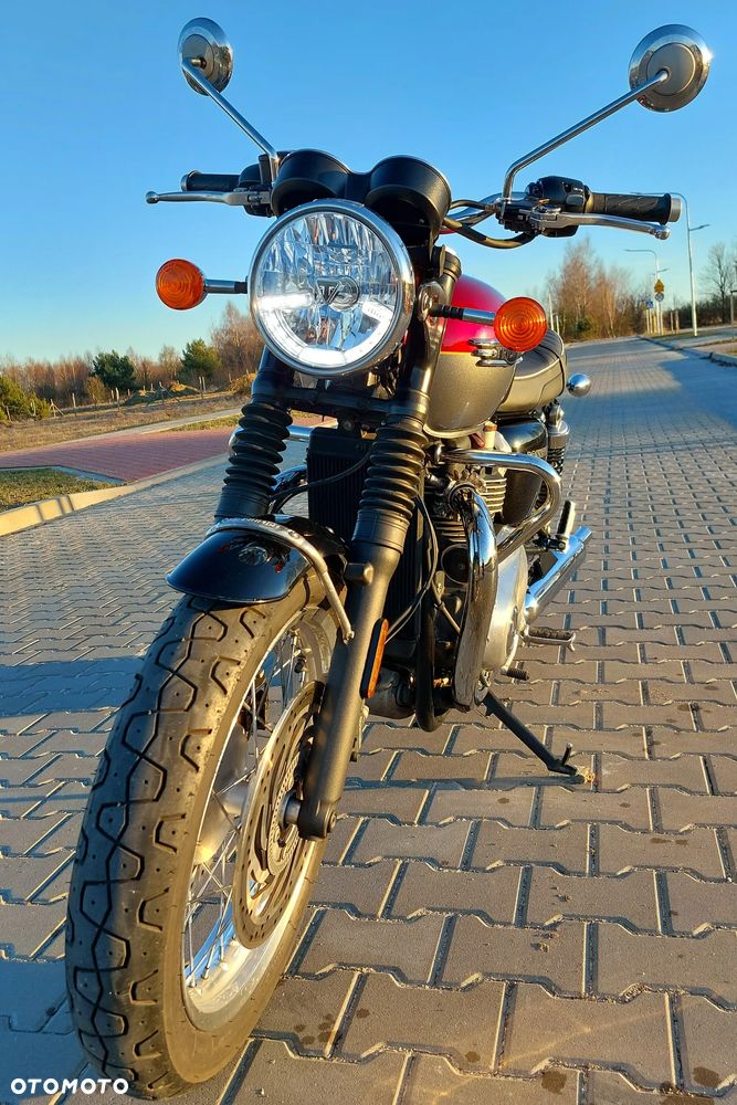 Triumph Bonneville - 6