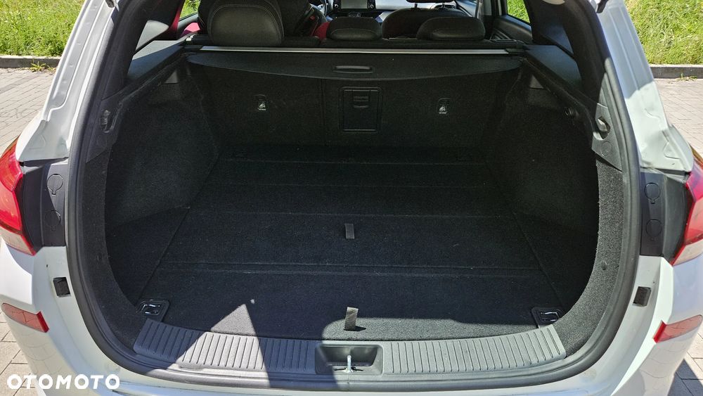 Hyundai i30 1.4 T-GDI Premium DCT - 18