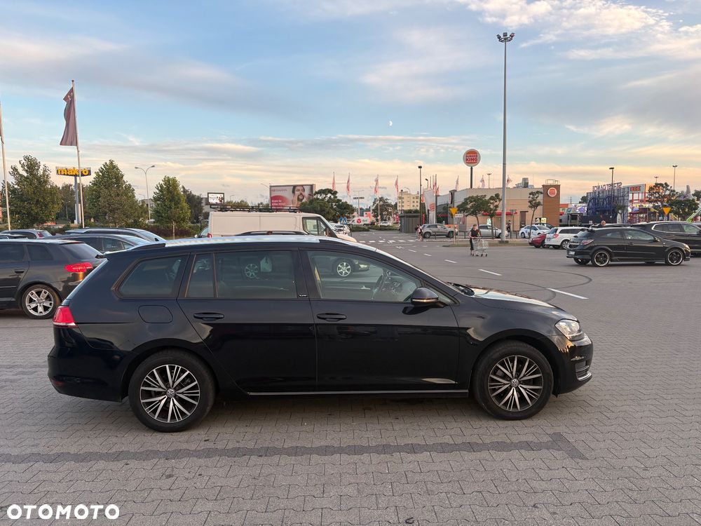 Volkswagen Golf - 2