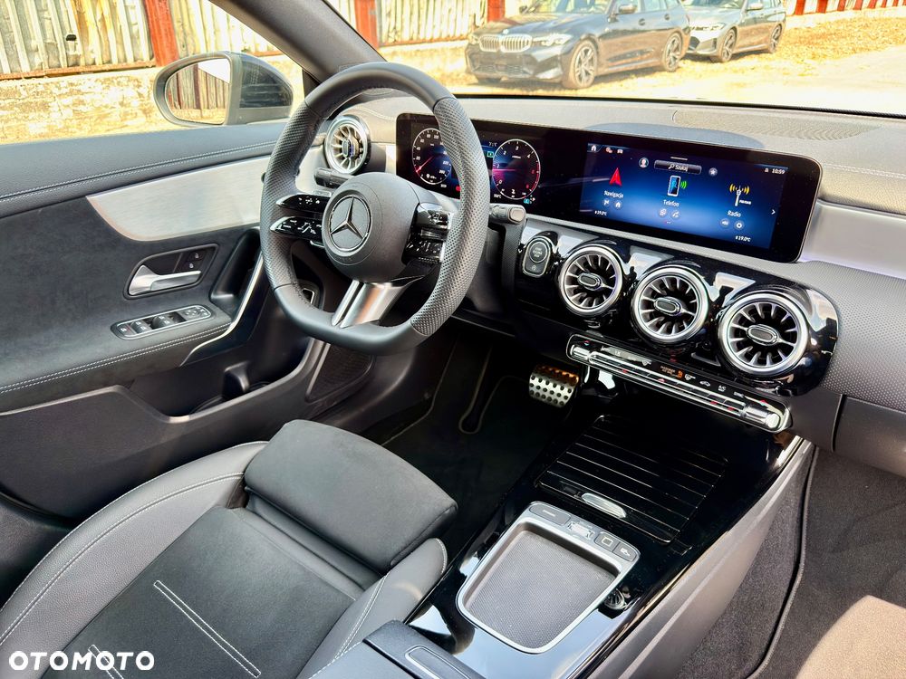 Mercedes-Benz CLA 200 d AMG Line 8G-DCT - 12