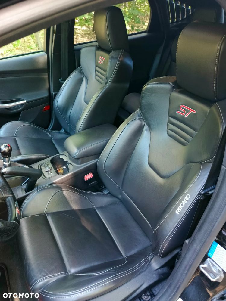 Ford Focus 2.0 EcoBoost ST - 18
