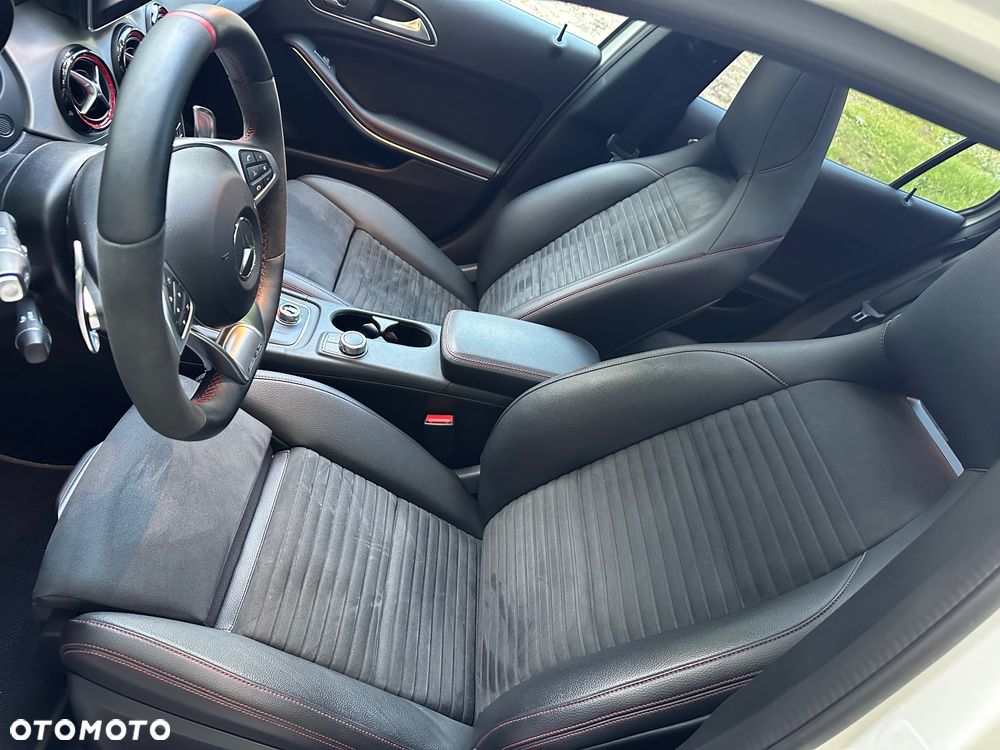 Mercedes-Benz GLA AMG 45 4-Matic - 14