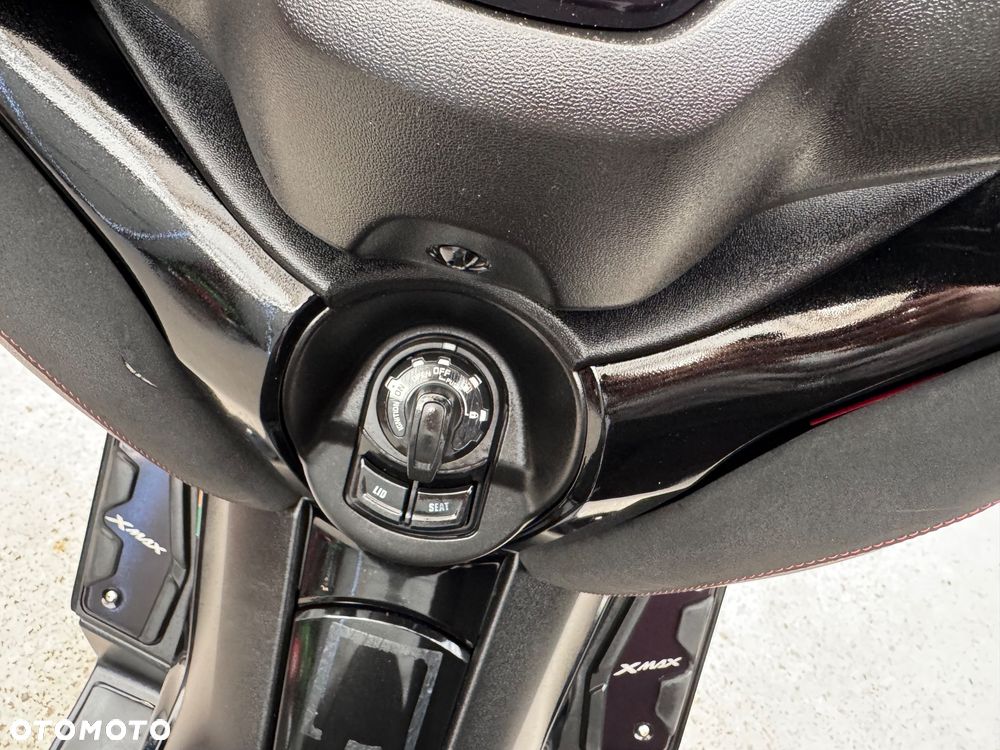 Yamaha X-max - 12