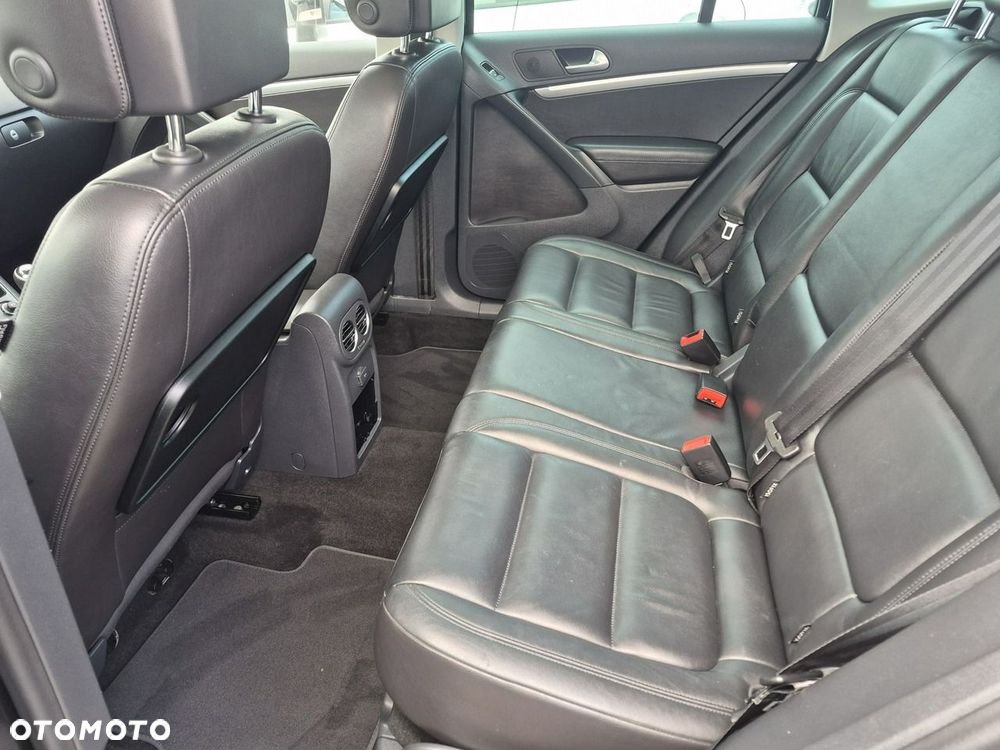 Volkswagen Tiguan - 24