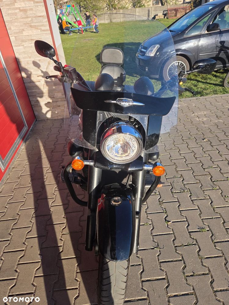 Suzuki Intruder - 18