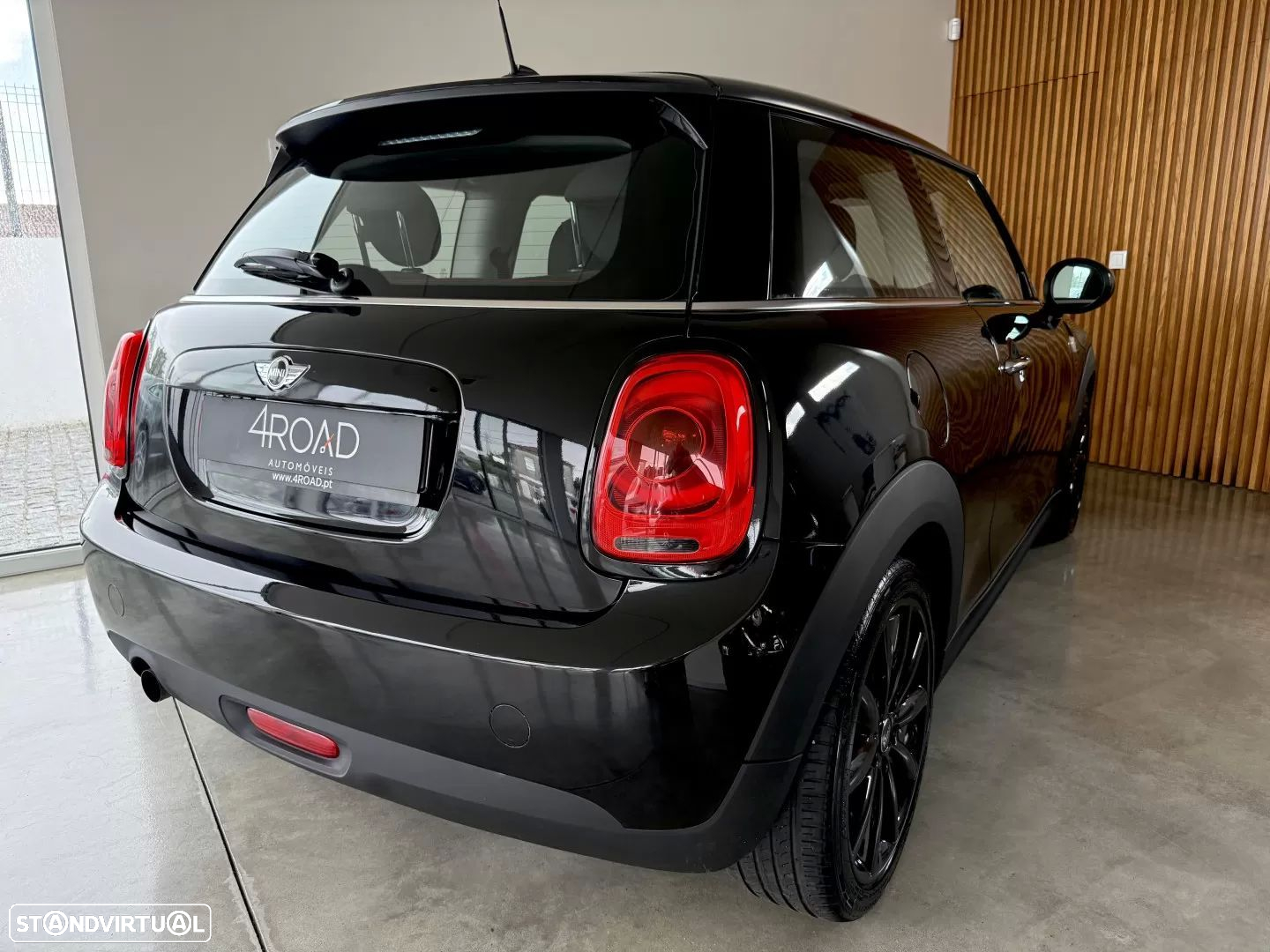 MINI 3 Portas One D - 15