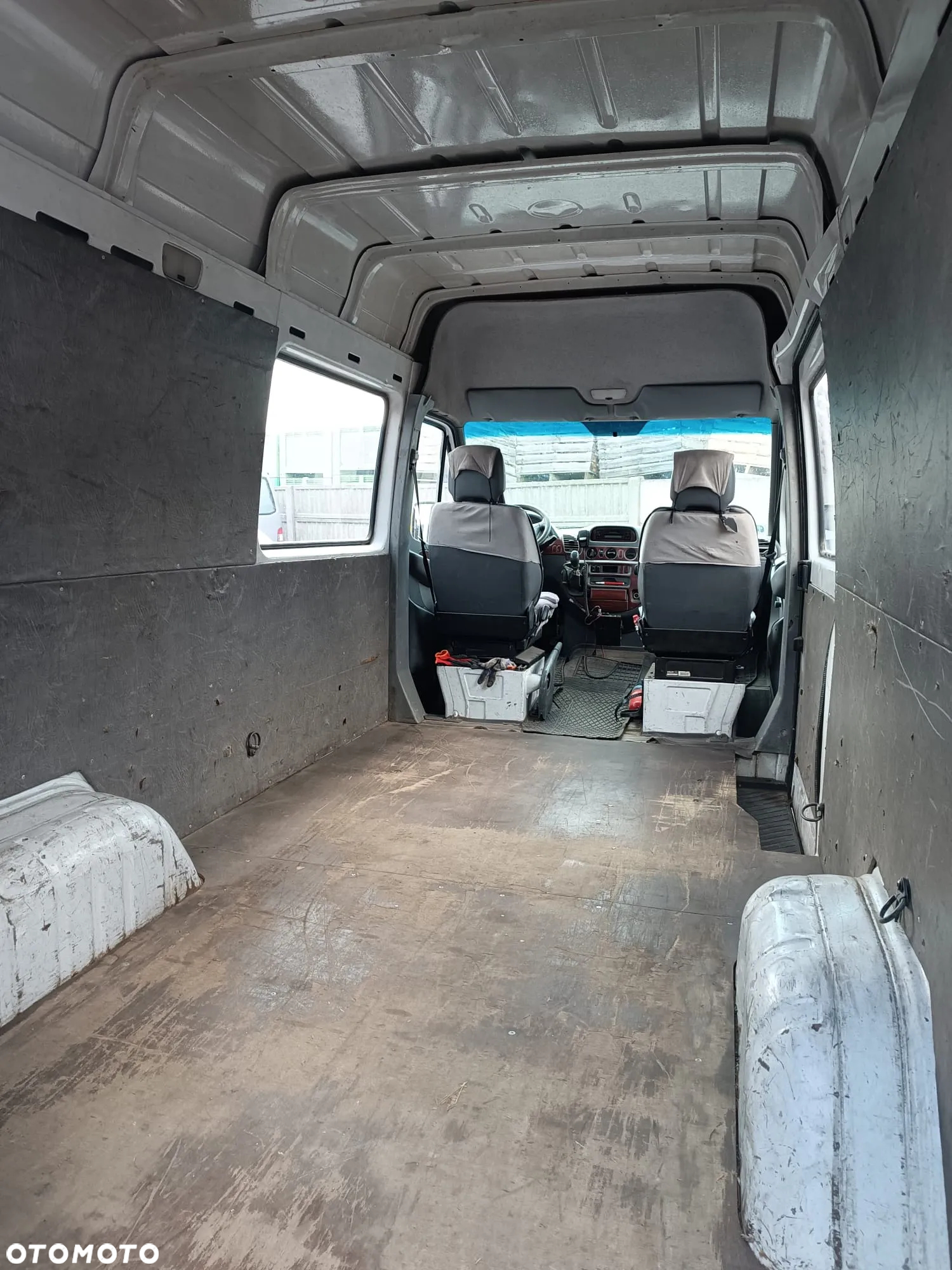 Mercedes-Benz Sprinter - 4