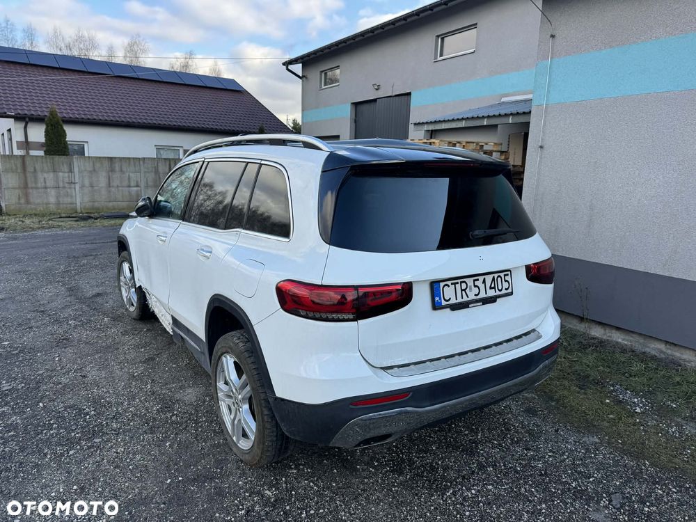 Mercedes-Benz GLB 250 4-Matic 8G-DCT - 3