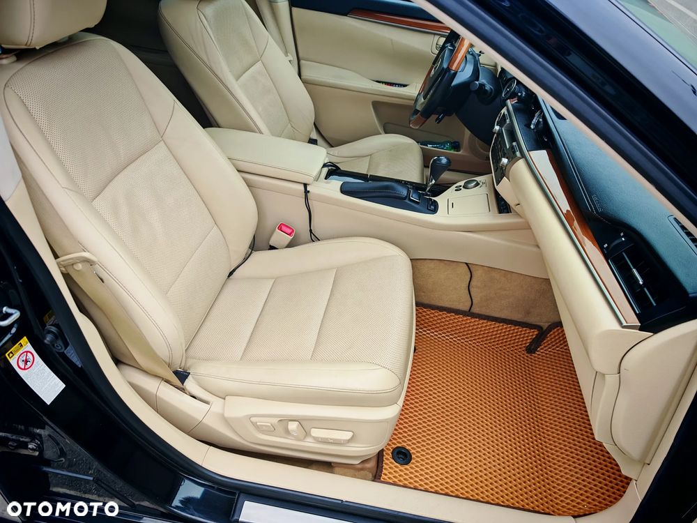 Lexus ES - 14