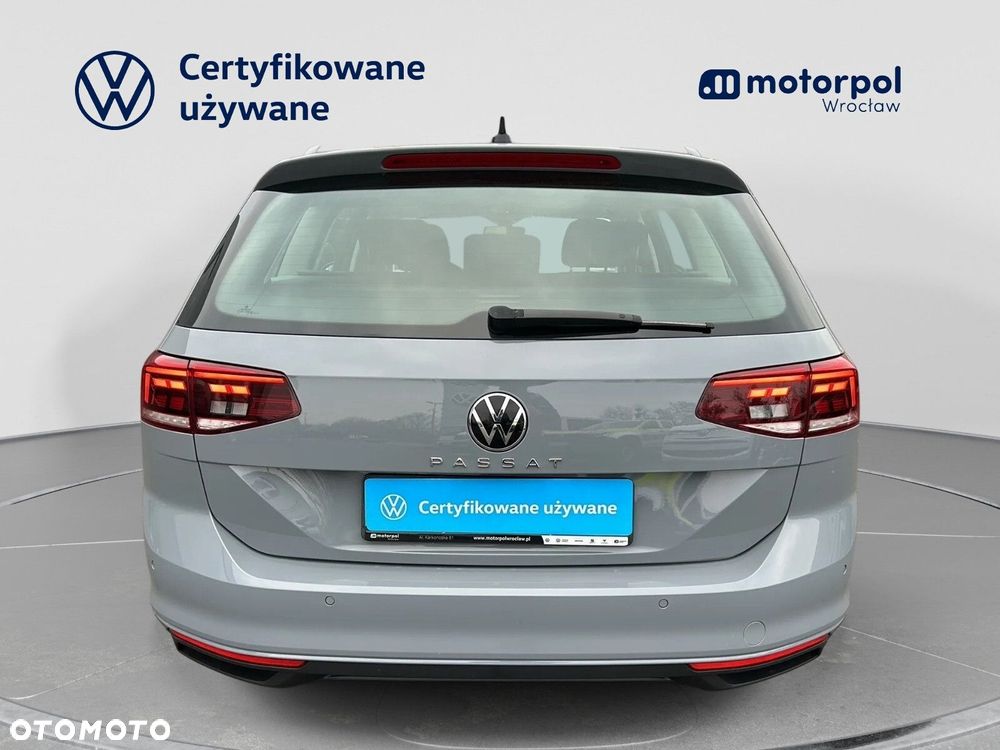 Volkswagen Passat - 12